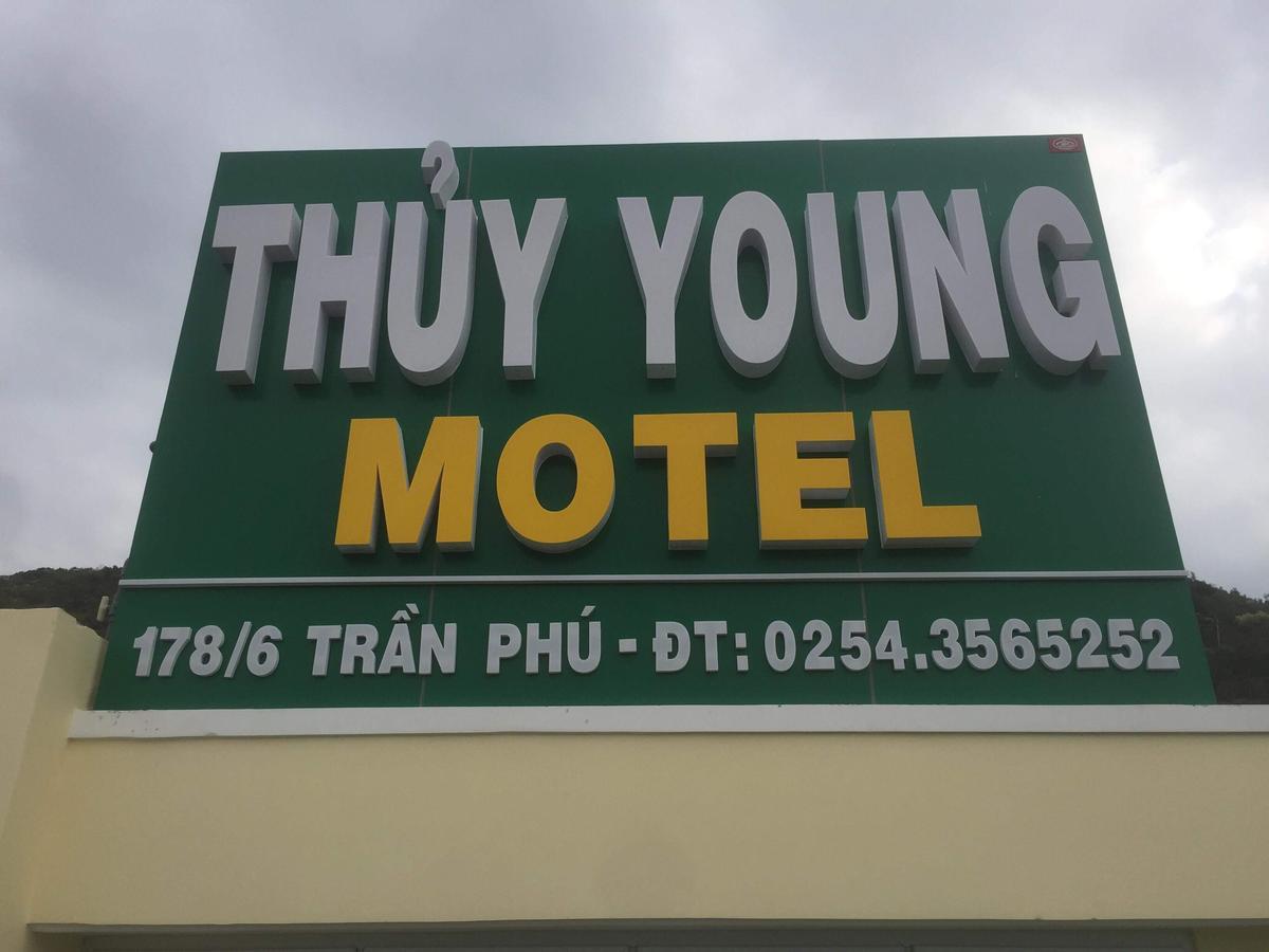 Khach San Thuy Young Hotel Вунг Тау Екстериор снимка