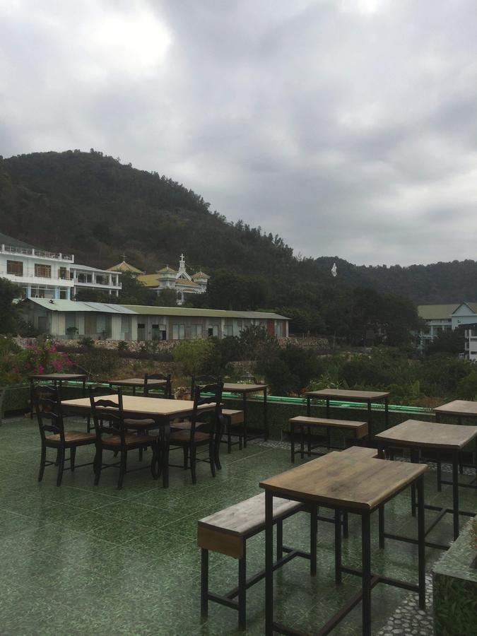 Khach San Thuy Young Hotel Вунг Тау Екстериор снимка